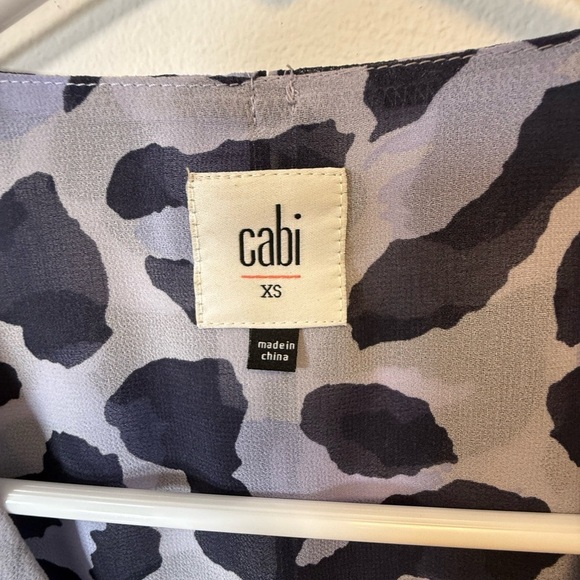 CAbi ‘Feline Flounce’ Leopard Print Purple Sleeveless Blouse Women’s Size XS - Picture 9 of 11